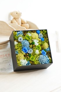 デザイナーズ　プリザーブドフラワー　エレガントbox (sky & mountain colors)